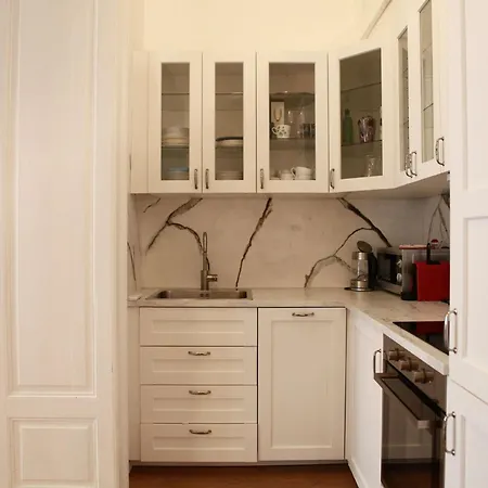 Heart In The Old Town דירה